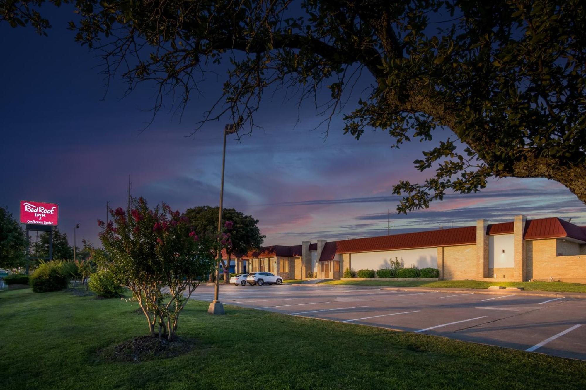 Red Roof Inn & Conference Center Mckinney Exterior foto